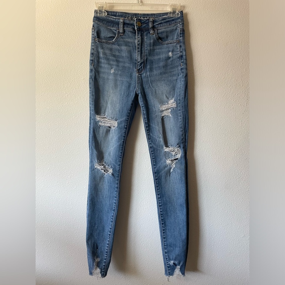 American Eagle “highest rise jegging” Size 2. Lightly used